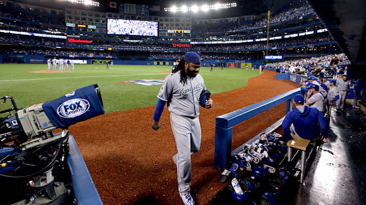 Royals' Cueto accuses Blue Jays of stealing signs in Game 3 Royals' Cueto accuses Blue Jays of stealing signs in Game 3