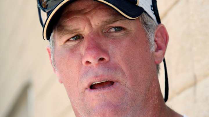 Packers will retire Favre's jersey on Thanksgiving