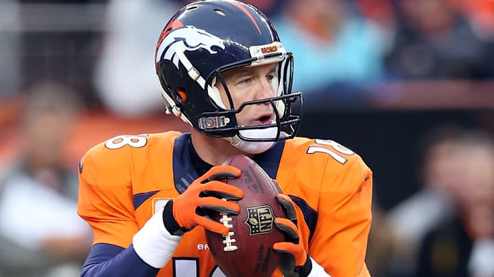 Report: Peyton Manning meets with John Elway in Denver