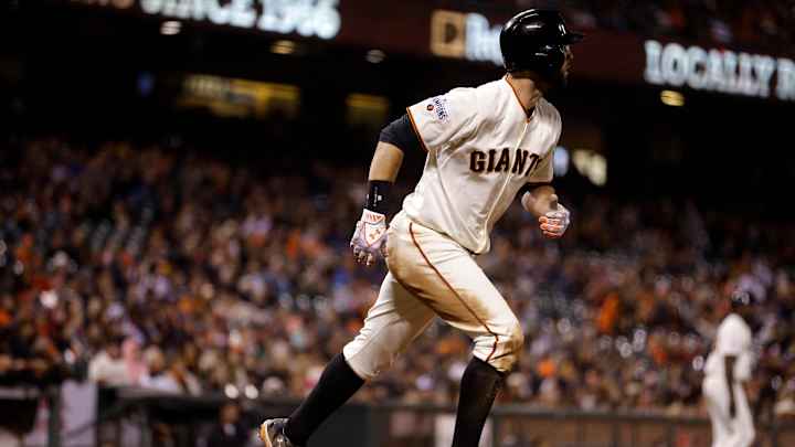 Giants beat Reds 5-3 for fourth straight win