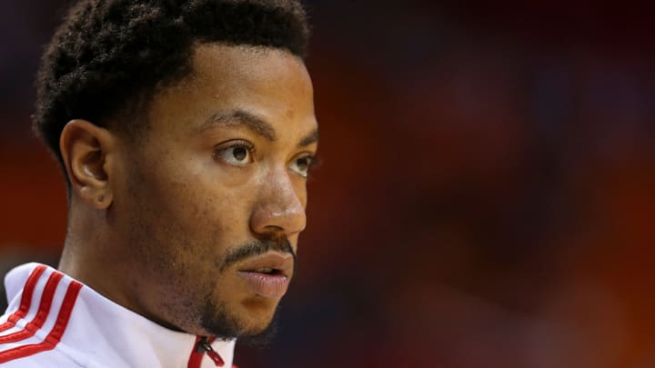 Facial injury leaves Derrick Rose in doubt for Bulls opener vs. Cavs