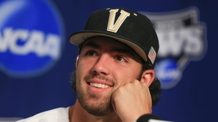 In nick of time, D-Backs agree to terms with 1st pick Dansby