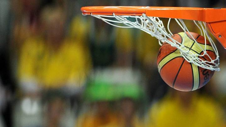 Kids create perfect parody of trick shot videos