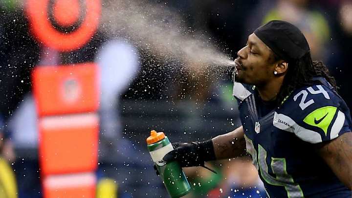 Marshawn Lynch pretends to faint at Seahawks camp Marshawn Lynch pretends to faint at Seahawks camp