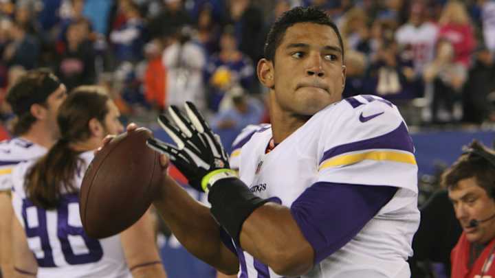 Quarterback Josh Freeman signs one-year deal with Dolphins Quarterback Josh Freeman signs one-year deal with Dolphins