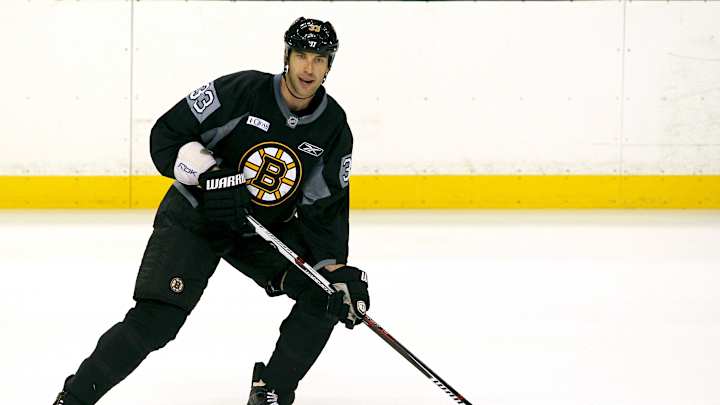 Bruins captain Zdeno Chara returns to lineup
