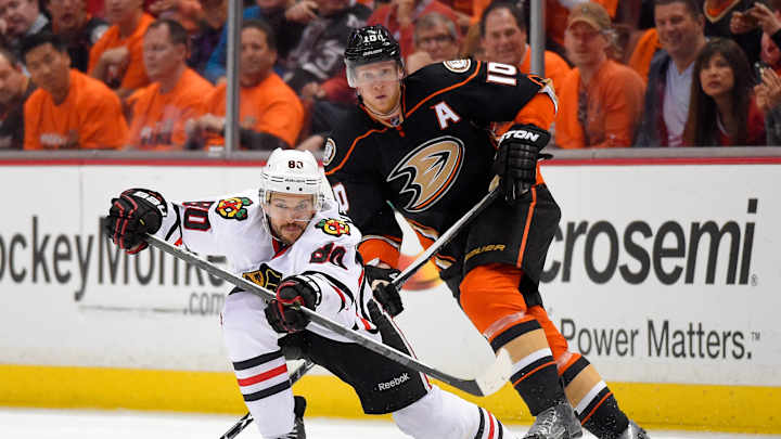 Vermette, Teravainen return to Blackhawks lineup for Game 4