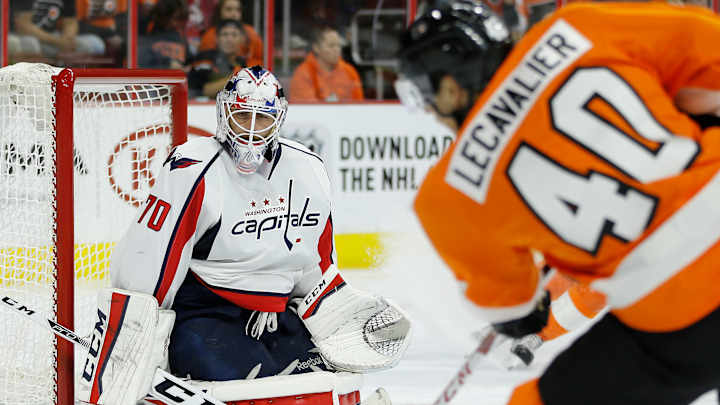 Chimera scores twice to lead Washington past Flyers 5-2