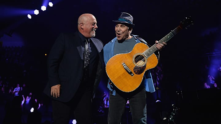 Paul Simon laments Islanders' departure from Nassau Coliseum Paul Simon laments Islanders' departure from Nassau Coliseum