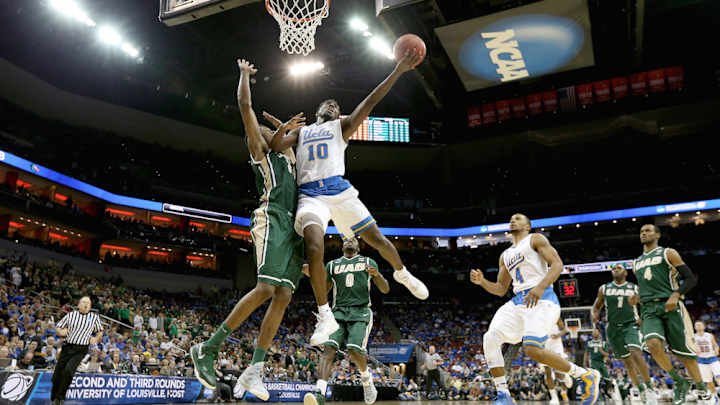 Check out the best plays from Saturday's March Madness games