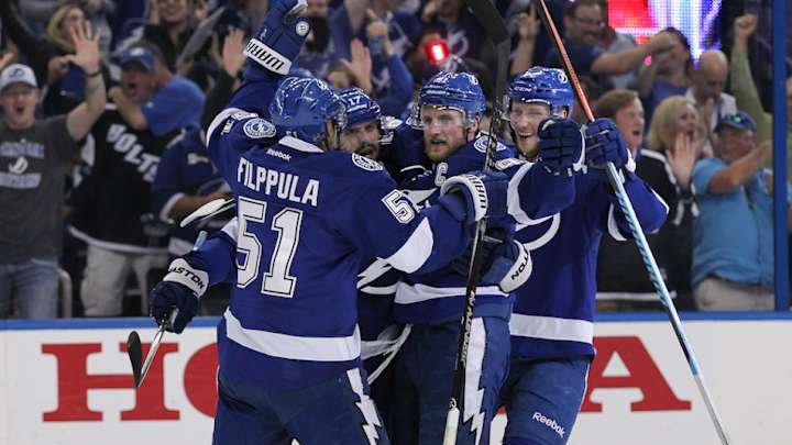 Garth Brooks cancels shows at Tampa's Amalie Arena for Stanley Cup