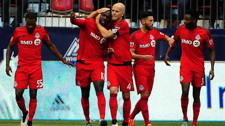 Jozy Altidore's brace leads Toronto FC past Vancouver Whitecaps