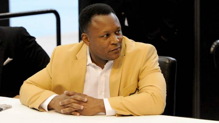 Lions fan pays $3,000 for Barry Sanders autographed urinal Lions fan pays $3,000 for Barry Sanders autographed urinal