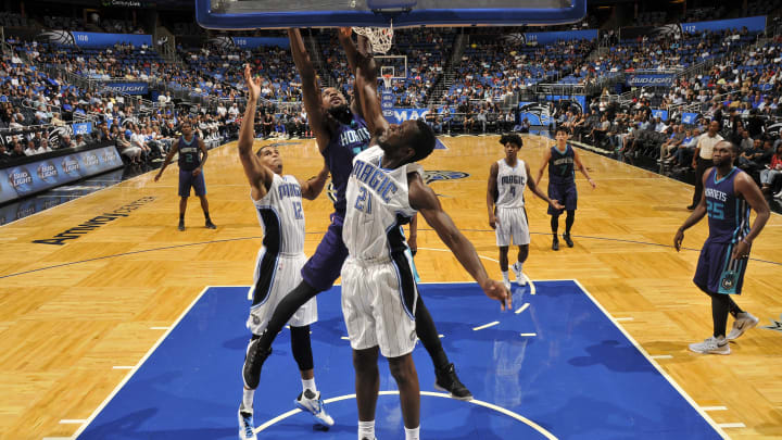 Hornets Kidd-Gilchrist leaves game with apparent arm injury
