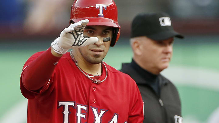 Rangers' Gonzalez takes no-hitter into 6th, beats Red Sox