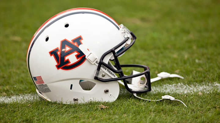 Former Texas OL Darius James transferring to Auburn