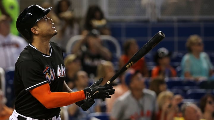 Watch: Giancarlo Stanton hits crazy homer, fan makes equally crazy catch Watch: Giancarlo Stanton hits crazy homer, fan makes equally crazy catch