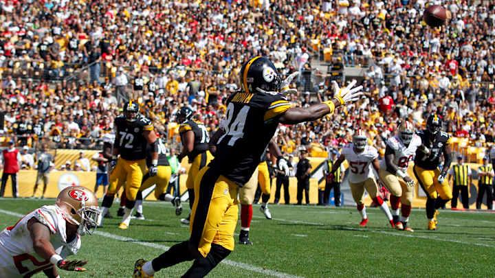 Watch: Antonio Brown flies past two defenders for catch, puts on moves