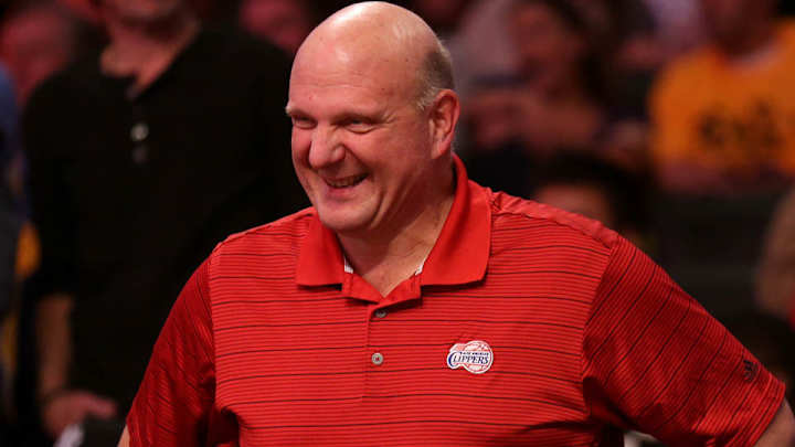 Clippers owner Steve Ballmer dances to Fergie during performance Clippers owner Steve Ballmer dances to Fergie during performance