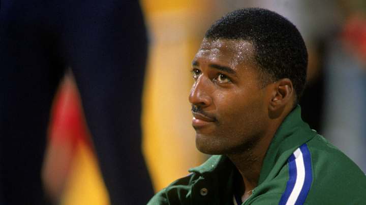 Former Mavericks center Roy Tarpley dies at age 50