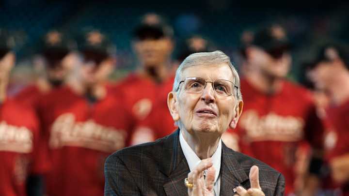 Longtime Astros radio announcer Milo Hamilton dies at 88 Longtime Astros radio announcer Milo Hamilton dies at 88