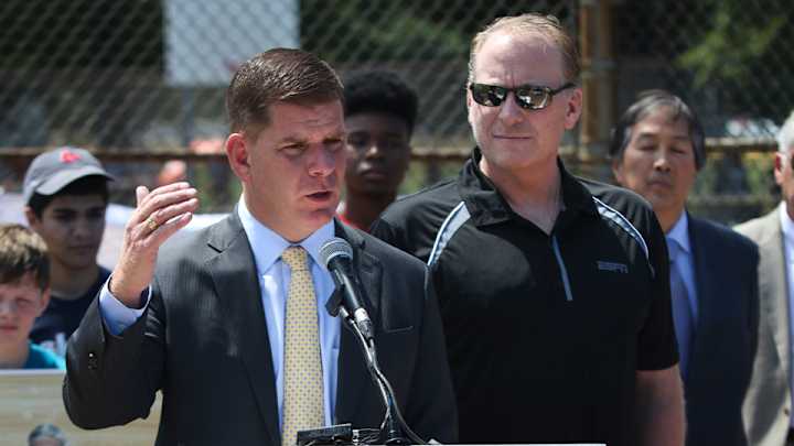 Boston mayor proposes smokeless tobacco ban at all city ballparks