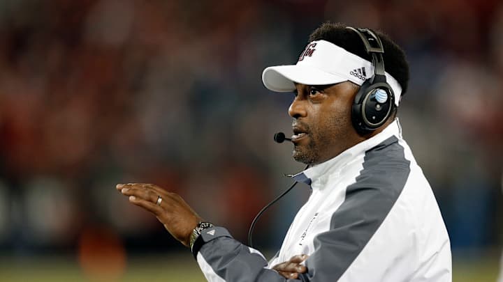 Lamar Jackson has 4 TDs, Louisville beats Texas A&M 27-21