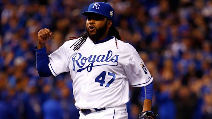 San Francisco Giants sign SP Johnny Cueto to six-year deal
