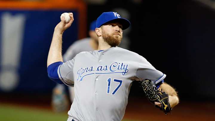 Royals exercise options on RHP Wade Davis and SS Alcides Escobar