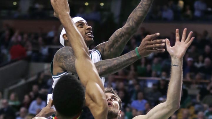 Isaiah Thomas scores 23, Celtics beat Hawks 106-93