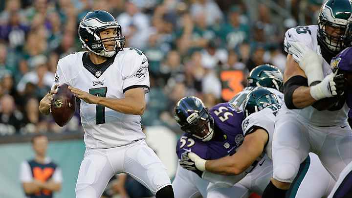 Sam Bradford returns to field, survives his Eagles debut Sam Bradford returns to field, survives his Eagles debut