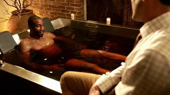 Watch Amar'e Stoudemire take a bath in red wine Watch Amar'e Stoudemire take a bath in red wine
