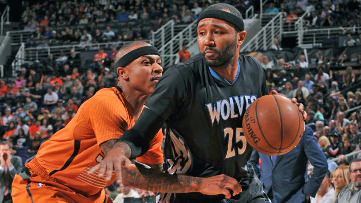 Hornets trade for Wolves' Mo Williams to bolster depleted backcourt Hornets trade for Wolves' Mo Williams to bolster depleted backcourt