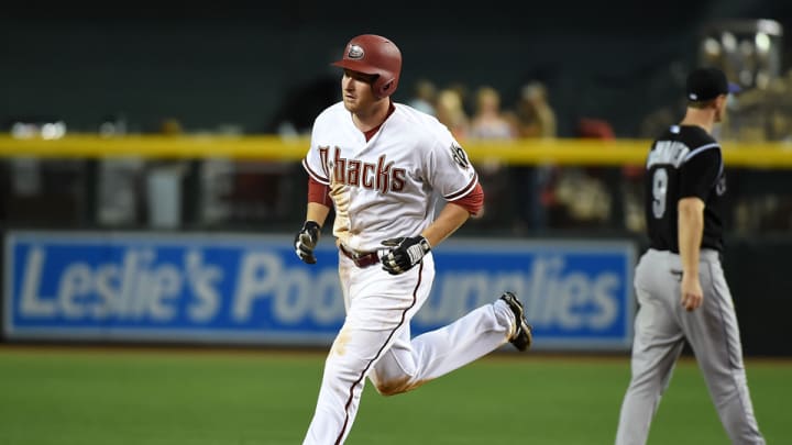 Diamondbacks trade OF Mark Trumbo to Mariners