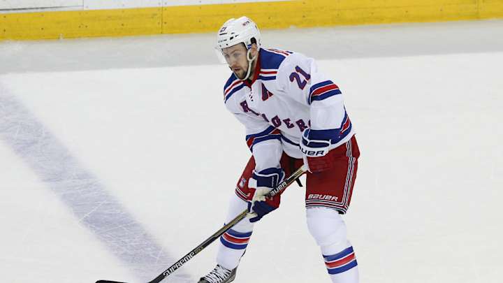 New York Rangers, Derek Stepan agree to multi-year contract