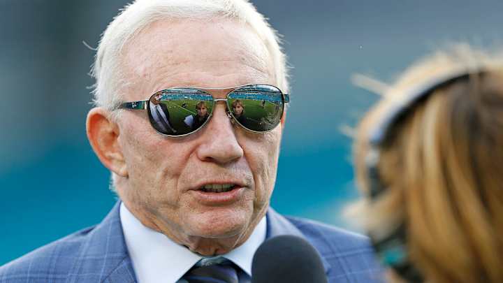 Cowboys owner Jerry Jones thinks QB Tony Romo has 4–5 playing years left Cowboys owner Jerry Jones thinks QB Tony Romo has 4–5 playing years left