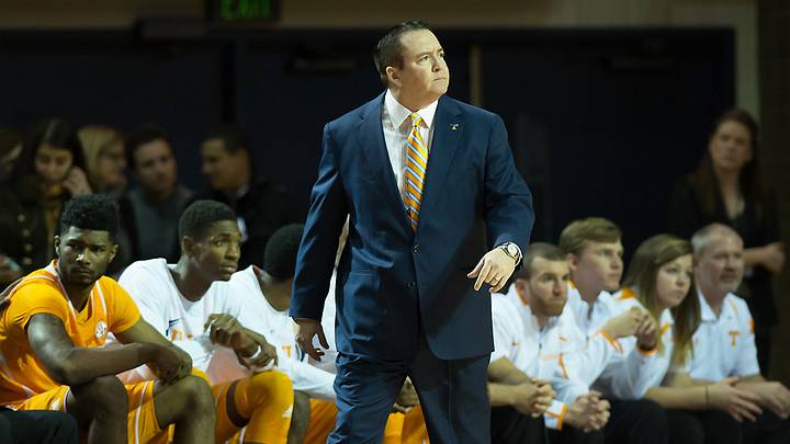 Vols' Chiles to miss rest of season with shoulder injury