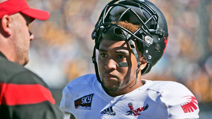 Oregon names transfer Vernon Adams starting quarterback