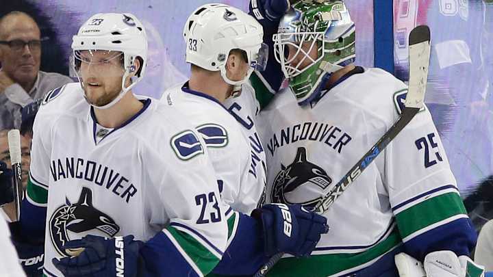 Markstrom makes 26 saves to help Canucks beat Lightning 2-1 Markstrom makes 26 saves to help Canucks beat Lightning 2-1