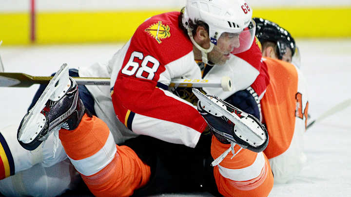 Neuvirth stops 31 shots, leads Flyers past Panthers 1-0