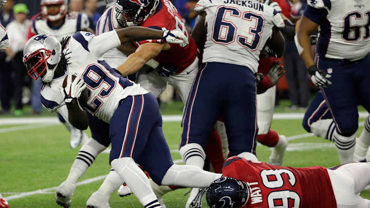 New England's Blount, Freeny leave game with injuries New England's Blount, Freeny leave game with injuries