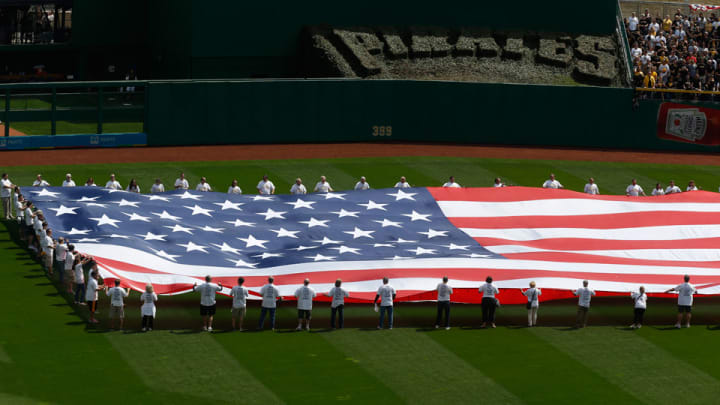 Pittsburgh Pirates honor family members of United 93 victims Pittsburgh Pirates honor family members of United 93 victims
