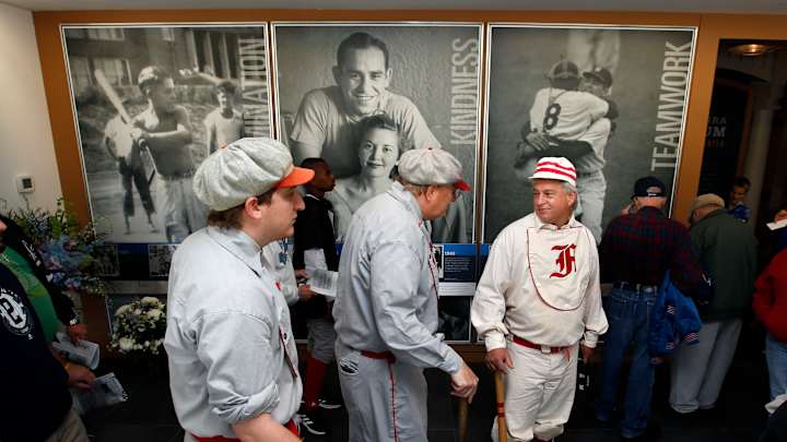 Hundreds gather at museum for Yogi Berra memorial event