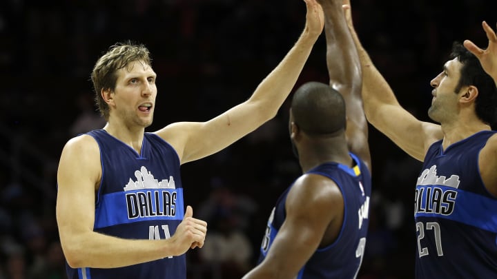 Nowitzki, Mavericks send 76ers to 11th loss to start season
