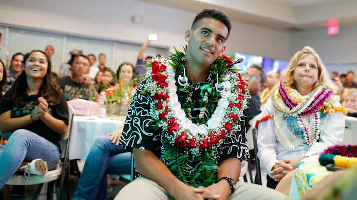 Titans select Oregon QB Marcus Mariota with 2nd overall pick Titans select Oregon QB Marcus Mariota with 2nd overall pick