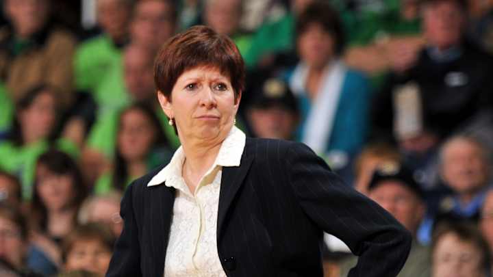 Cable leads No. 3 Notre Dame for McGraw's at 799th win