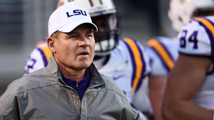 Reports: Les Miles discussed LSU coaching future with boosters
