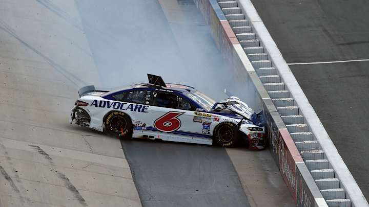 Johnson makes history with 10th win at Dover