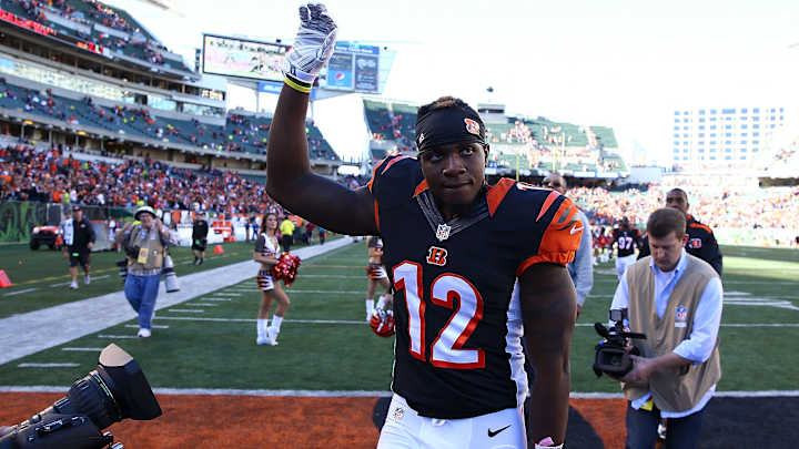 Bengals WR Mohamed Sanu sinks impossibly long basketball shot