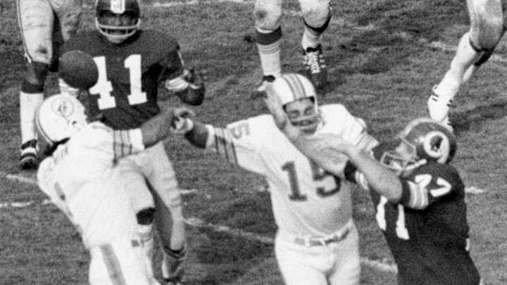 SB 7: Dolphins top Redskins to complete undefeated season